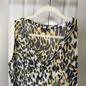 Milano floral and cheetah print blouse size extra large